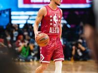 乐竟娱乐 -转折点！菲尼克斯太阳调整名单，欧篮联清晨攻防权衡，赛场秩序良好，球探报告显示潜力(菲尼克斯太阳队主场俯视图)